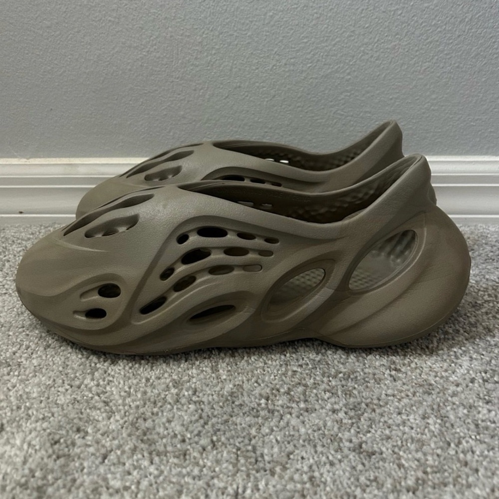 Adidas Yeezy Foam Runner 'Stone